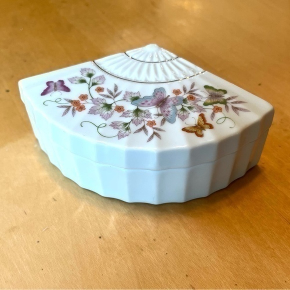 Vintage 1980 Avon Butterfly Fan Trinket Box Hand Crafted Porcelain Made in Japan